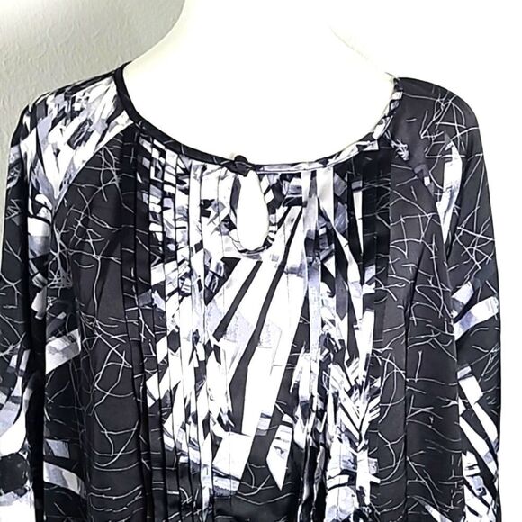 Lane Bryant Black & White Tunic Top, Size 14/16 - Picture 2 of 7